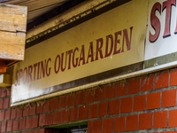 De kantine en kleedkamers zijn al vier jaar niet onderhouden